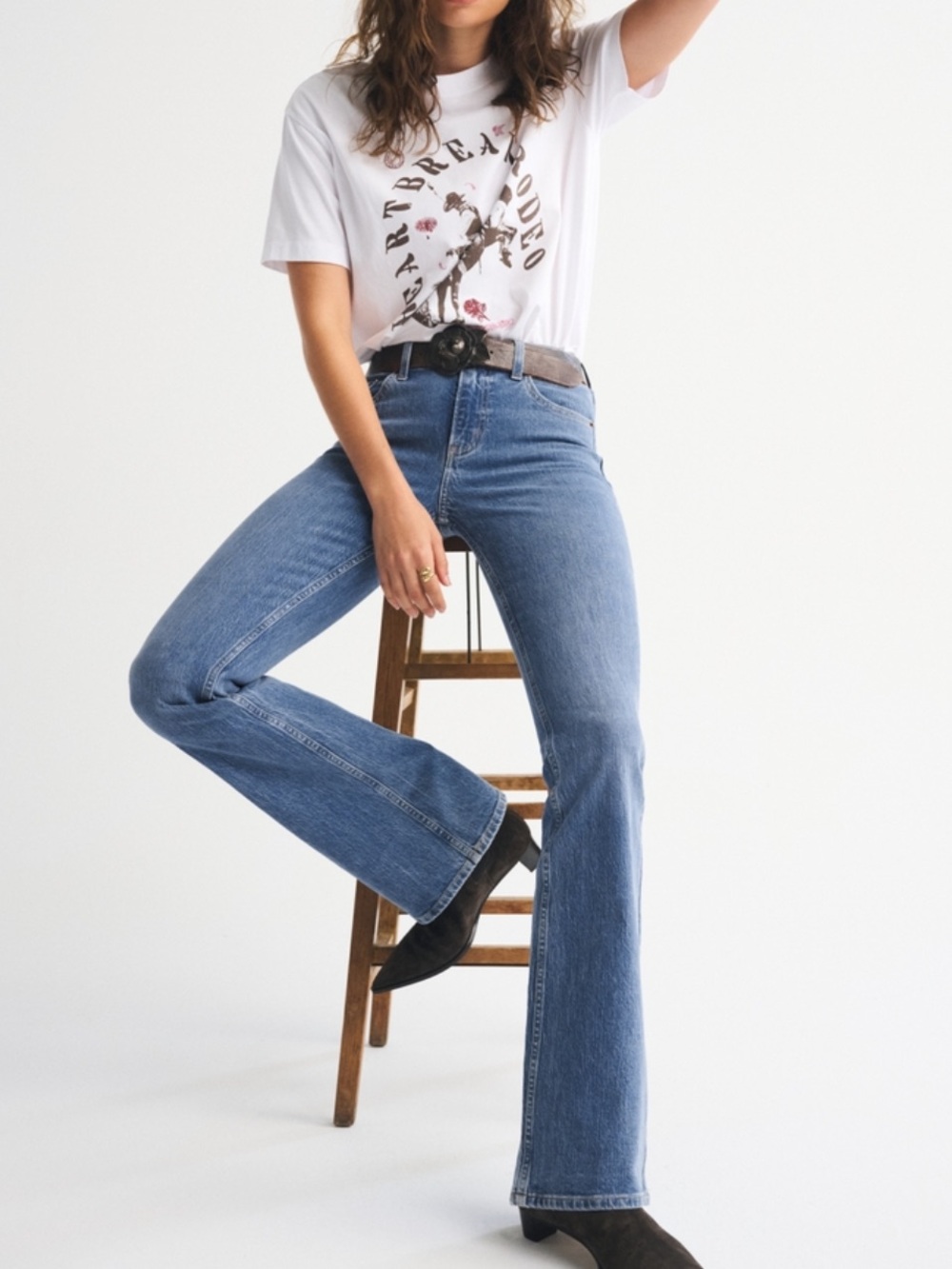 Abercrombie Mid Rise Bootcut Jean 28